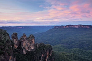 Jochen Schlenker Photography Collection: The Three Sisters and Mt Solitary, Blue Mountains
