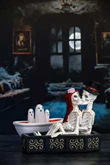 Halloween Prints: Skeleton couple in haunted room