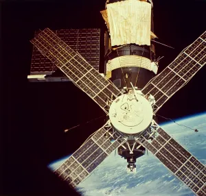 Aircraft Prints: Skylab Aloft