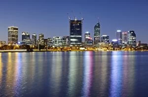 Images Dated 7th May 2011: Skyline of the business district of Perth with Swan River