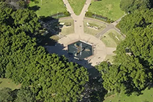<b class=qtipBold><figcaption>St James Park, Sydney</figcaption></b><br>St James Park, Sydney, aerial view<br><em>© Susie Adams</em> St James Park, Sydney