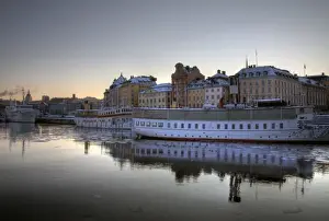 Images Dated 4th February 2012: Stockholm Gamla Stan and boats at winter sunset