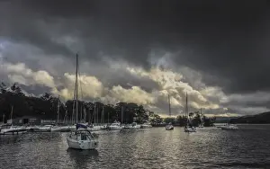 Yacht Prints: Stormy weather on Lake Windemere