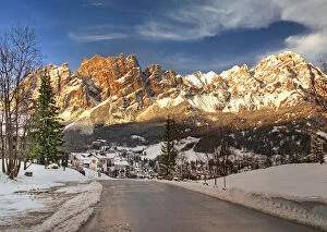 Images Dated 25th April 2012: Sun on the Dolomites