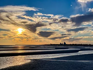 Sun setting over a beautiful sandy beach, Ceduna - South Australia Sun setting over a beautiful sandy beach, Ceduna - South Australia