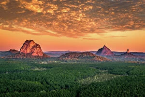 Images Dated 24th July 2016: Sunrise over Glass House Mountains of Queensland