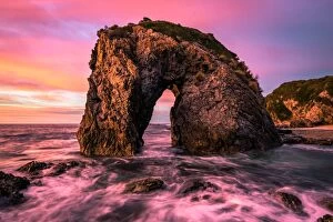Images Dated 30th June 2016: Sunrise over Horse Head Rock