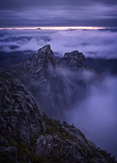 Sunrise along the Western Arthur traverse looking at Capella Crags Sunrise along the Western Arthur traverse looking at Capella Crags