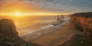 Images Dated 5th May 2016: Sunset over the Twelve Apostles on the Great Ocean Road, Australia