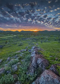 Images Dated 14th September 2015: Sunset in the Bunaroo valley in the southern region of Flinders Ranges National Park