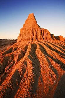 Images Dated 30th April 2014: Sunset, Mungo National Park, Australian Outback