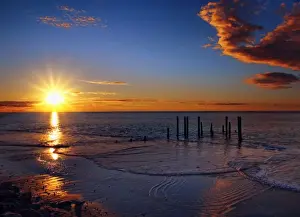 Photo Art Prints: Sunset at pier ruins