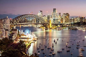 Images Dated 29th October 2023: Sydney skyline at dusk, Australia