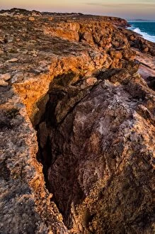 Images Dated 11th February 2016: Talia Caves coastline