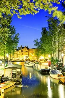 Images Dated 29th September 2013: Typical houses along the canals, Amsterdam