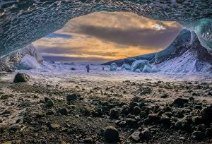 Images Dated 13th February 2016: Vatnajokull glacier and cave, Iceland