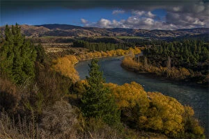 Images Dated 25th April 2014: View to the Clutha River in Autumn, South Island of New Zealand