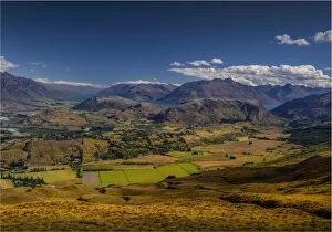 Images Dated 21st January 2014: A view across the countryside during the autumn season near Lake Wanaka on the South Island of New