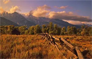 Images Dated 29th July 2013: A view to the Grand Tetons in autumn, Wyoming, USA