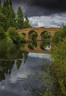 Images Dated 16th March 2017: A view to the historic convict built bridge at Richmond in southern Tasmania, Australia