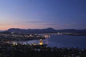 Jochen Schlenker Photography Collection: View of Hobart and River Derwent from Sandy Bay
