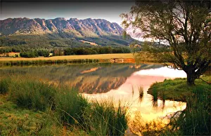 Images Dated 2008 March: A view to mount Roland near the rural town of Sheffield, in central Tasmania
