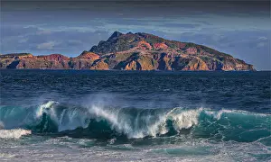 Images Dated 7th August 2014: A view to Phillip Island from Slaughter bay on Norfolk Island