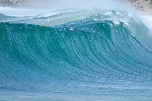 Images Dated 16th October 2014: Wave breaking