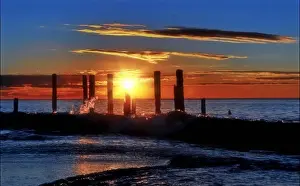 Photo Art Prints: Waves at sunset