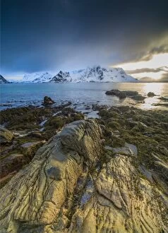 Images Dated 7th March 2016: Winter time at Vareidsundet, Lofoten, the Arctic circle of Norway