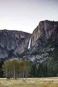 Images Dated 15th October 2009: Yosemite falls
